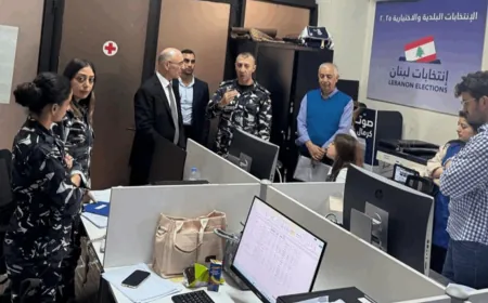 الحجار تفقد غرفة المراجعات وتلقي الشكاوى وأعطى توجيهاته لتكثيف الجهود الإدارية والفنية لإنجاح العملية الإنتخابية