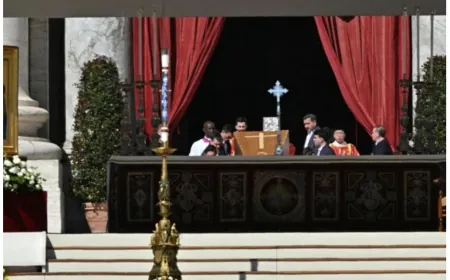 قرع أجراس في لبنان تزامنًا مع مراسم دفن البابا