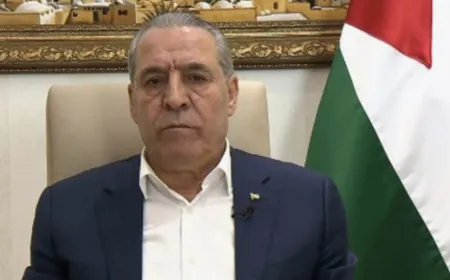 عباس يعين حسين الشيخ نائبًا له في رئاسة منظمة التحرير الفلسطينية