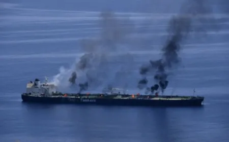 رئيس مجلس القيادة الرئاسي اليمني: يحذر من استمرار تهديد الحوثيين للملاحة الدولية