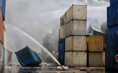 إطفاء حريق ميناء رجائي مستمر.. إيران تعلن إحباط هجوم إلكتروني كبير