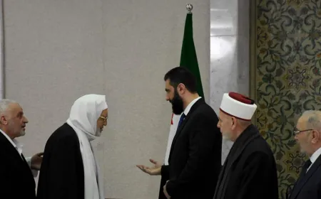 مفتى سوريا يحذّر من "الفتنة" على وقع الاشتباكات مع الدروز قرب دمشق