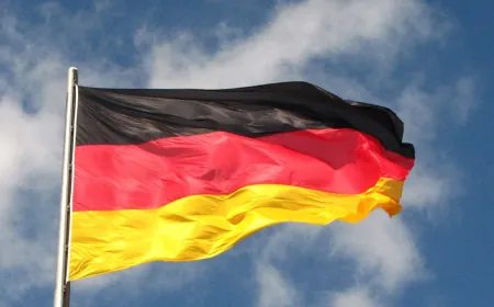 إصابة عدة أشخاص بعدما صدمت سيارة حشدًا في شتوتغارت الألمانية