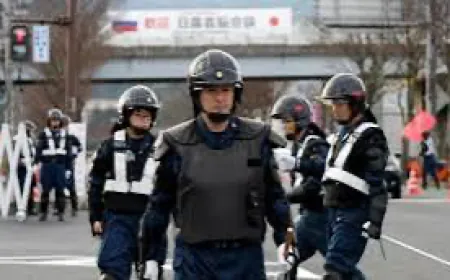 إصابة خمسة موظفين بعدما اقتحم رجلان مدرسة ابتدائية في اليابان