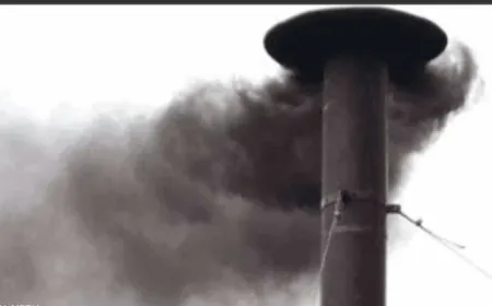 ‏تصاعد الدخان الأسود في الفاتيكان في إشارة الى عدم انتخاب بابا