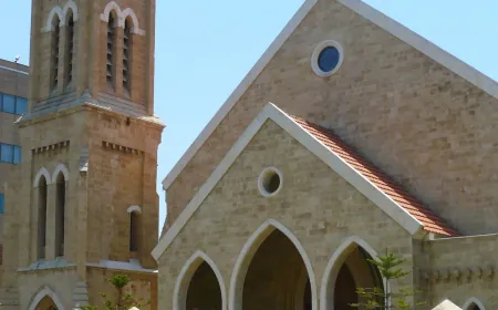 أجراس الكنائس تقرع في لبنان إحتفالًا بانتخاب البابا الجديد
