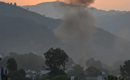 الهند وباكستان تتبادلان قصف مواقع حيوية في مدن رئيسية