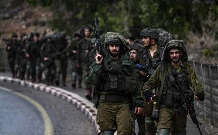الجيش الإسرائيلي ينذر الموجودين في موانئ "رأس عيسى" و"الحديدة" و"الصليف" في اليمن بالإخلاء الفوري تمهيدًا لقصفها