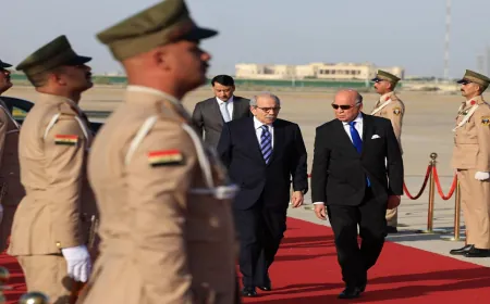 رئيس الحكومة من مطار بغداد: لتعزيز التنسيق العربي لمواجهة القضايا الراهنة