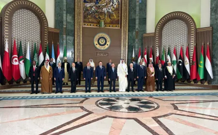 الصورة الرسمية التذكارية للقمة العربية بدورتها الرابعة والثلاثين في العاصمة العراقية بغداد