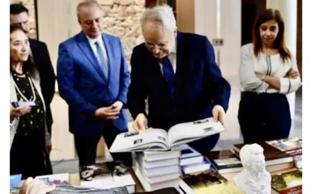 وزير الثقافة تسلم من السفير الروسي مجموعة كتب هبة الى المكتبة الوطنية: