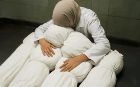 إبادة جماعية: 9 من أطفال الطبيبة آلاء النجار يُحرَقون حتى التفحم في غارة إسرائيلية على خان يونس