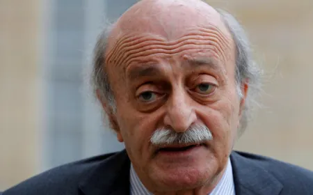 جنبلاط في عيد التحرير: تحية للجنوب الصامد الجريح