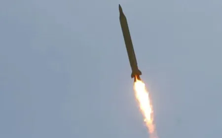 الحوثيون يعلنون استهداف مطار بن غوريون بصاروخ باليستي