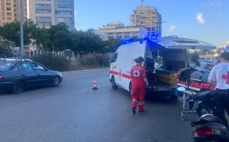 التحكم المروري: جريح نتيجة تصادم بين سيارة ودراجة نارية على اوتوستراد الرئيس لحود باتجاه الكرنتينا ودراج من مفرزة سير بعبدا يعمل على المعالجة