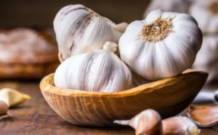 5 أطعمة مذهلة لتجديد الخلايا ومحاربة الشيخوخة.. أبرزها الثوم