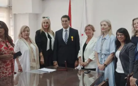 مرقص استقبل رابطة خريجي الحقوق في "اللبنانية" - 2 التي قلّدته وسامها