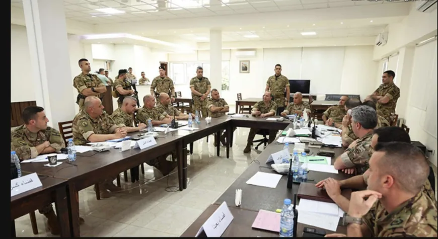 قائد الجيش يتفقد غرفة عمليات منطقة جبل لبنان