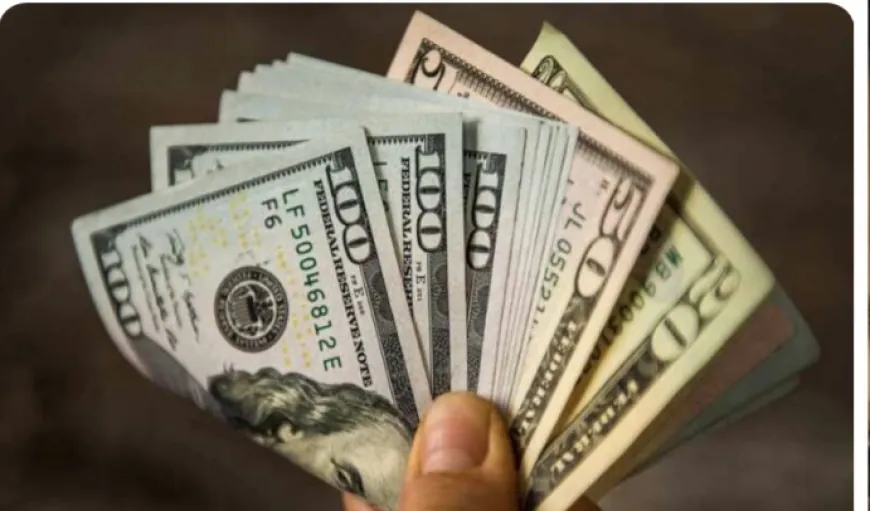الدولار يتراجع وجولة على أسعار العملات
