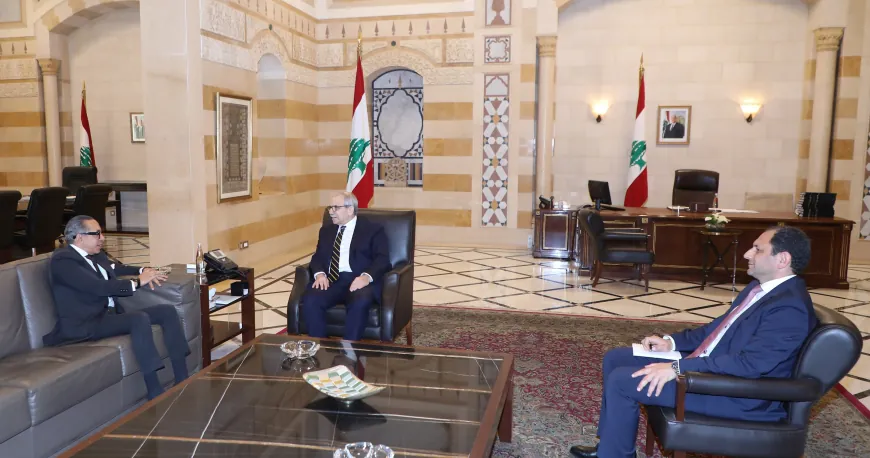 استقبل رئيس مجلس الوزراء الدكتور نواف سلام بعد ظهر اليوم في السرايا السفير المصري في لبنان علاء موسى