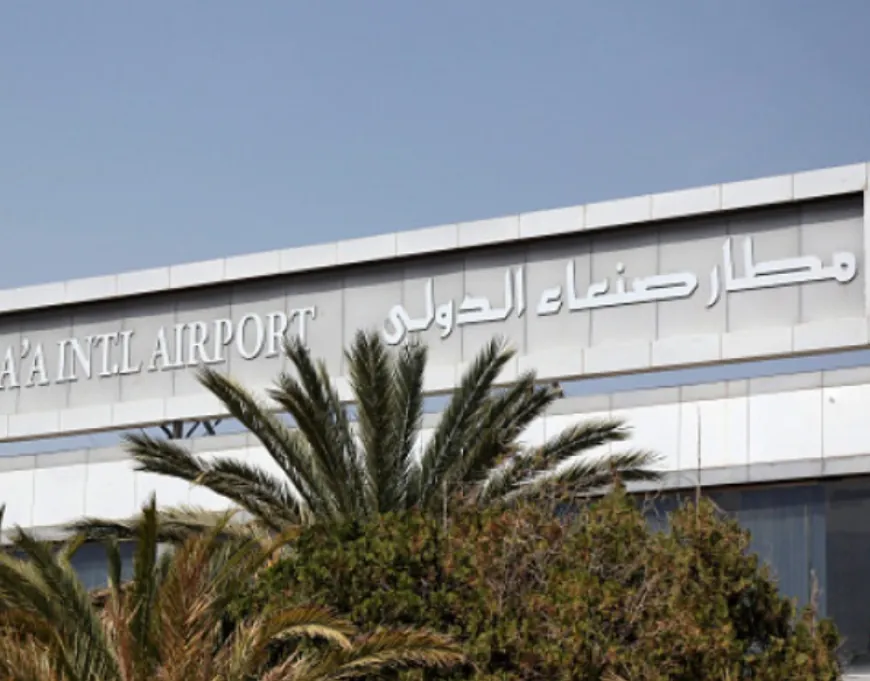 حالة هلع بين السكان والعاملين في المحال التجارية بمحيط مطار صنعاء بعد التحذيرات الإسرائيلية