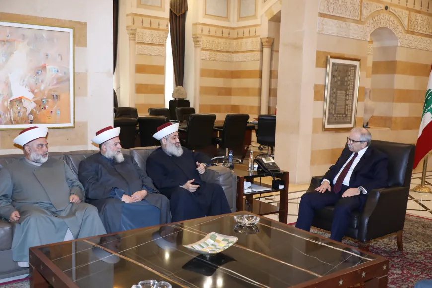 سلام أمام المفتي زكريا مع وفد عكاري: العمل جار لوضع المخطط التوجيهي للمطار في القليعات