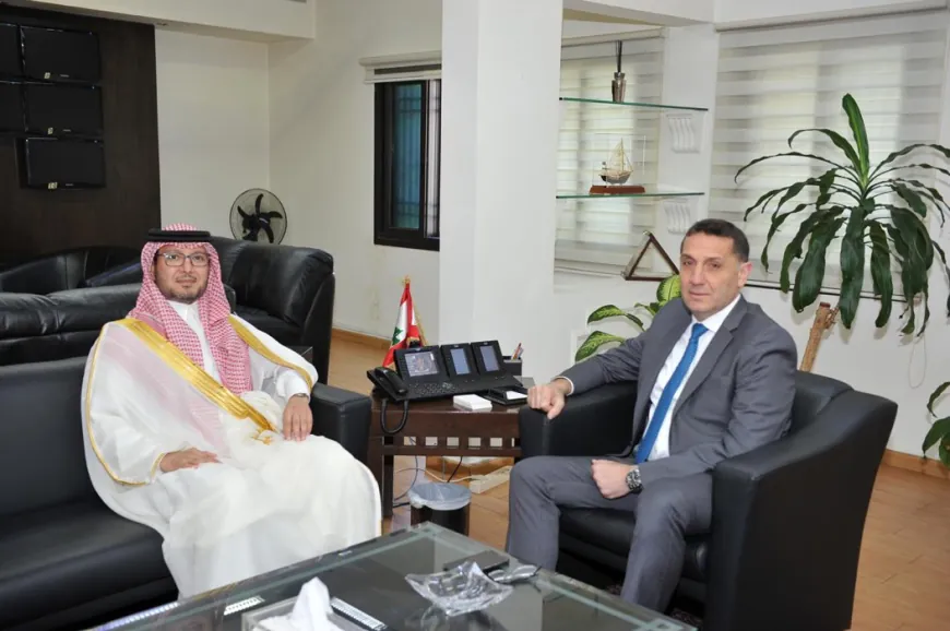رئيس شعبة المعلومات العميد محمود قبرصلي يستقبل سفير المملكة العربية السعودية وليد بخاري  ‏⁦‪