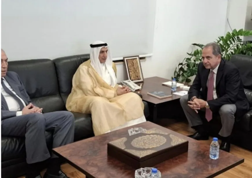 الصدي بحث والمدير العام للصندوق العربي التعاون القائم وسبل تعزيزه