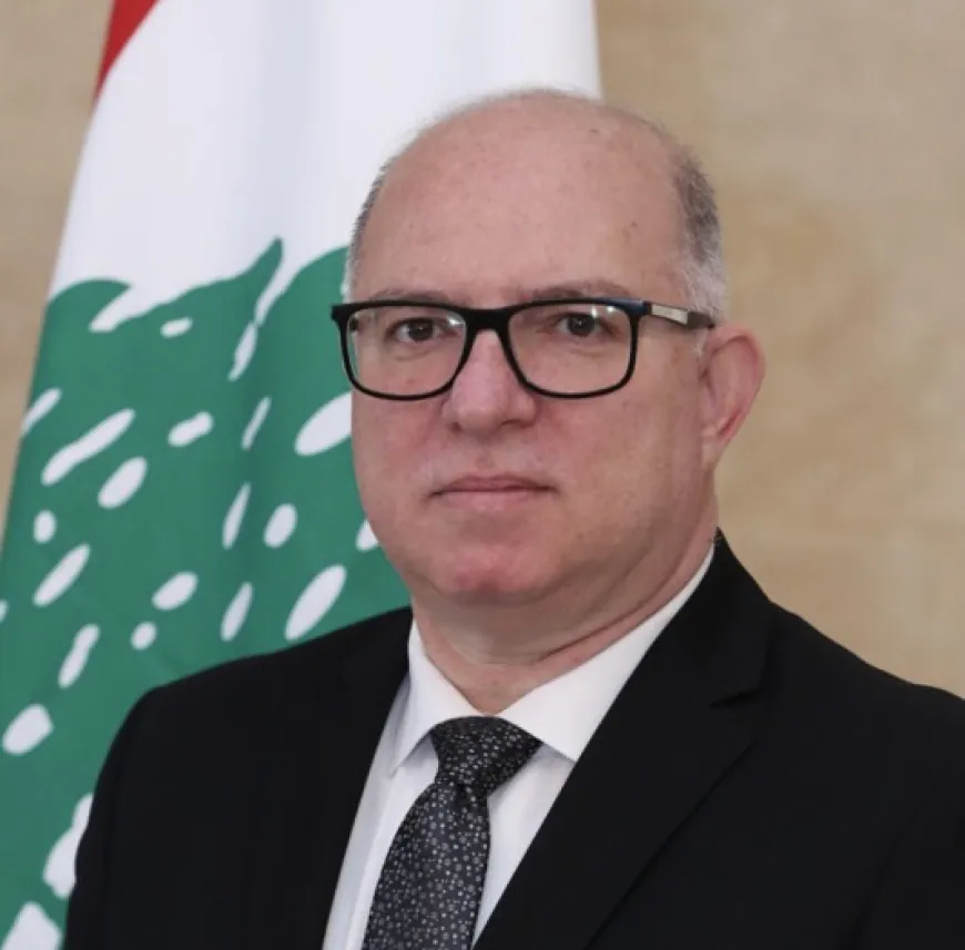 وزير العمل يحذر: لا لتشغيل العمال الأجانب من دون إجازة عمل رسمية