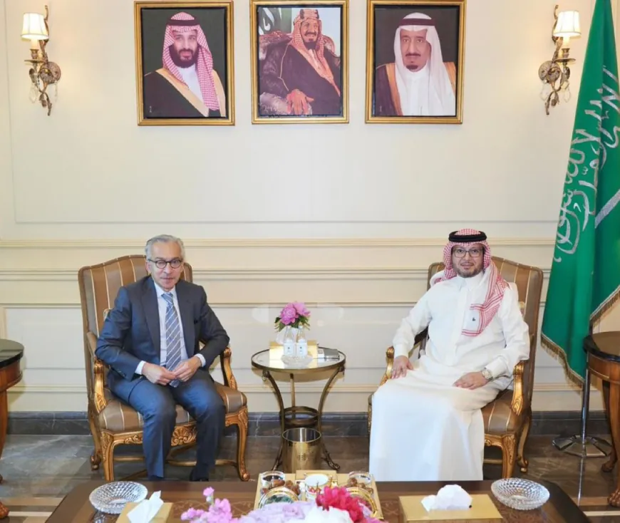 إستقبل سفير خادم الحرمين الشريفين وليد بخاري ، معالي الوزير الدكتور عامر البساط وزير الإقتصاد
