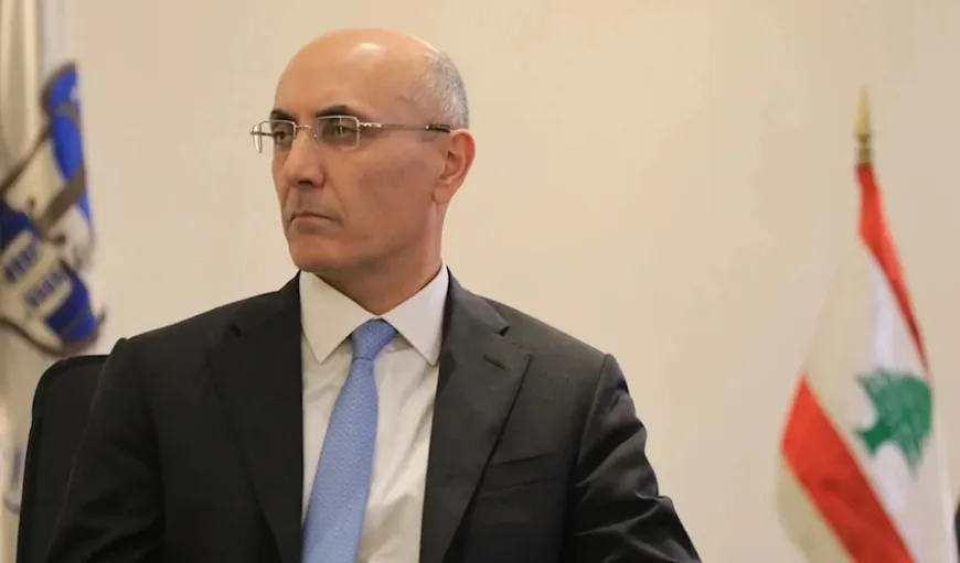 وصول وزير الداخلية والبلديات أحمد الحجار إلى مدرسة تكميلية المقالع الرسمية في المنية حيث يتفقد سير العملية الانتخابية