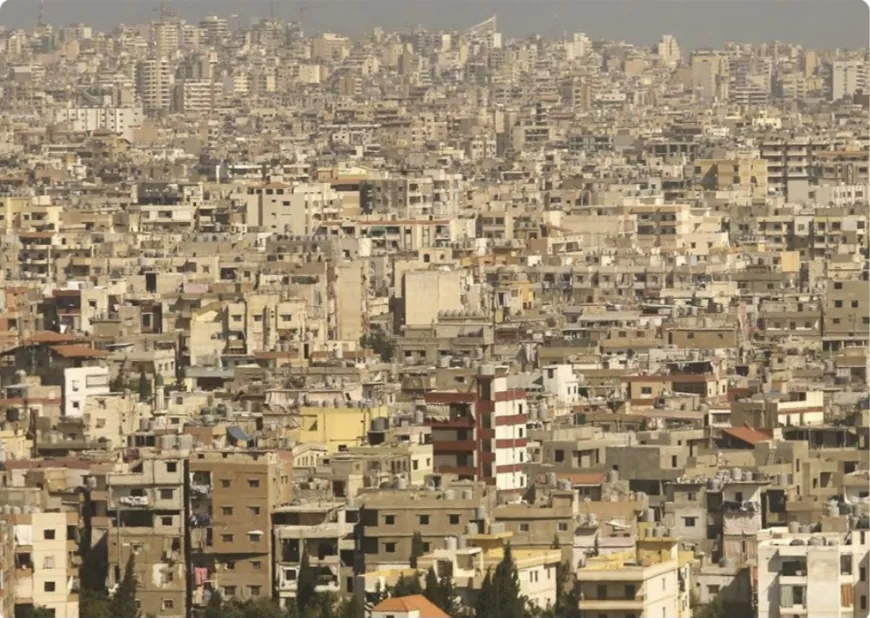 بالصورة - انهيار جزء من مبنى في الضاحية