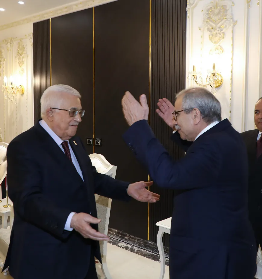 رئيس الوزراء نواف سلام يلتقي الرئيس محمود عباس ويؤكد دعم لبنان لوقف الحرب وحل الدولتين