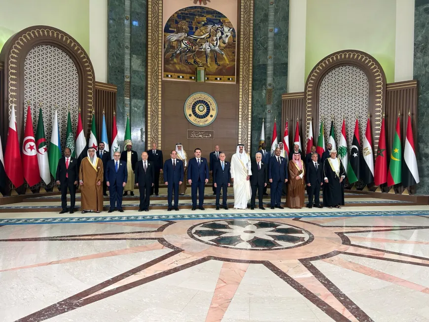 الصورة الرسمية التذكارية للقمة العربية بدورتها الرابعة والثلاثين في العاصمة العراقية بغداد