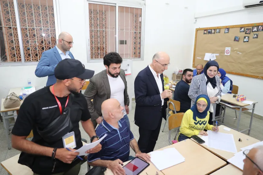 جولة تفقدية ل وزير الداخلية والبلديات أحمد الحجار اثناء سير عملية فرز الأصوات في بيروت