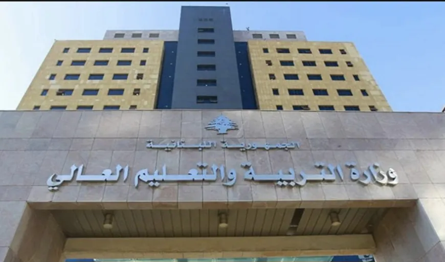 وزارة التربية تابعت موضوع سقوط أحد الأولاد من باص للنقل في طرابلس.. وهذا ما طلبته