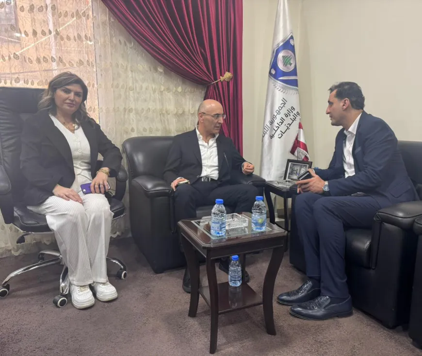 في إطار جولته الجنوبية، وصل وزير الداخلية والبلديات احمد الحجار إلى قائمقامية حاصبيا حيث يطلع على سير العملية الإنتخابية.