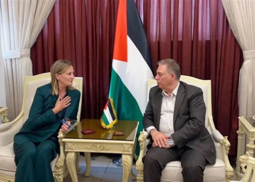 دبور عرض مع سفيرة النرويج الاوضاع المعيشية في المخيمات الفلسطينية