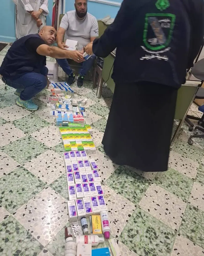 قسم الهندسة الصحية في بلدية طرابلس يصادر كمية من الادوية المنتهية الصلاحية من احد المستوصفات