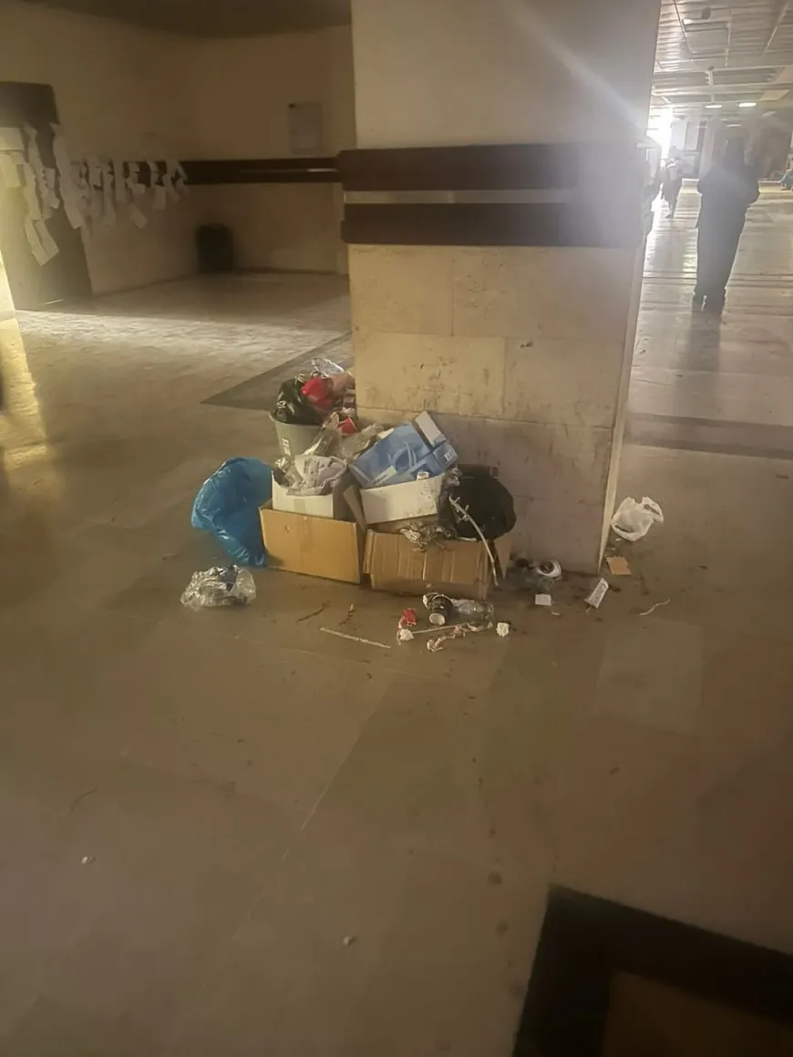 الصورة من قصر_عدل طرابلس   نفايات، مع انقطاع للكهرباء وتدهور في الخدمات الأساسية. للاسف ونواب المدينة غائبون