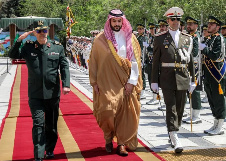 رسالة تحذيرية من الملك سلمان إلى خامنئي: إمّا التوصّل لاتفاق نووي أو المخاطرة بضربة إسرائيلية