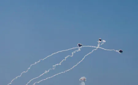 القناة 15 الإسرائيلية عن مسؤول: منعنا هجوما إيرانيا واسعا بالصواريخ الباليستية