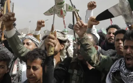الحوثي يتوعد إسرائيل بحرب مفتوحة: استهدفنا يافا بالتنسيق مع طهران