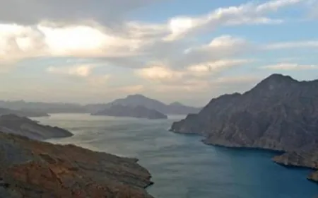 بعد تهديداتها.. هل تستطيع إيران فعلاً إغلاق مضيق هرمز؟