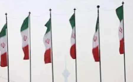إيران تعتزم دعوة دبلوماسيين أجانب لزيارة المواقع النووية في مسعى لمنع قصفها ⁧‫