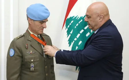 الرئيس عون يكرّم قائد "اليونيفيل" بوسام الأرز الوطني
