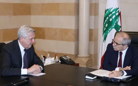 المفوض السامي للأمم المتحدة لشؤون اللاجئين في السراي الحكومي :