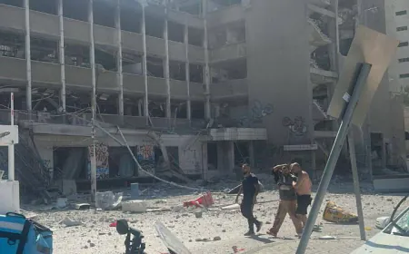 إصابة مباشرة لمدرسة في "تل أبيب الكبرى"، جراء القصف الصاروخي من إيران