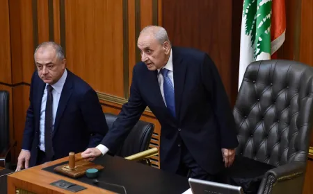 بري رداً على النائب  ‎عقيص حول عريضة موقعة من اكثر ٦٥ نائباً وتهديده بالانسحاب من الجلسة وتطيير النصاب