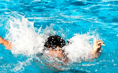 الدفاع المدني ينقذ ثلاثة غرقى ويكثف البحث عن الرابع